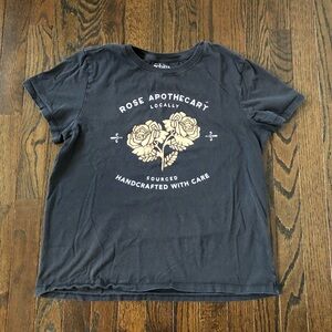 Schitt’s Creek Women’s M Dark Gray “Rose Apothecary” Store Logo Graphic T-Shirt